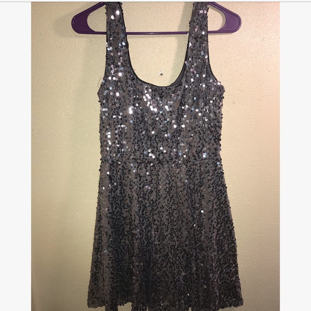 Short dress